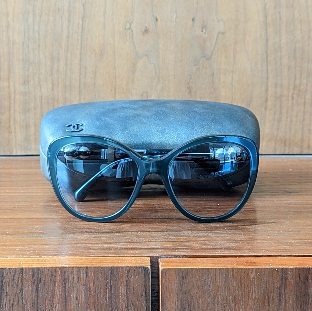 ~SOLD~Chanel Pearl Detail Sunglasses